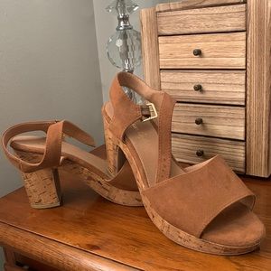 Women’s American eagle suede heels